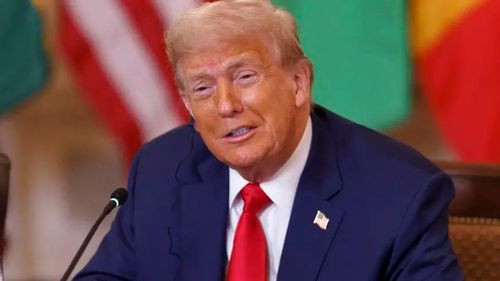 Trump elogió el inglés del presidente de Liberia sin saber que es idioma oficial del país