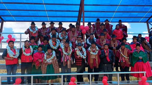 Bajo Milluni celebra su 72 aniversario con nuevas graderías en su cancha