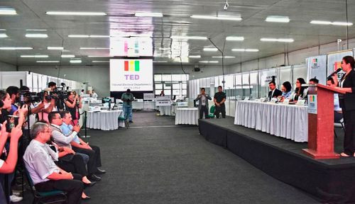 Ted santa cruz recibe más de 2.700 candidaturas y avanza en control de datos