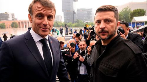 Zelensky y Macron dialogan sobre envío de nuevos sistemas antiaéreos y formación de pilotos ucranianos