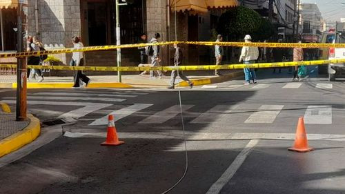 Mujer muere tras caer de un edificio en pleno centro de Cochabamba