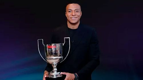 Mbappé recibe el Pichichi tras una temporada espectacular con el Real Madrid