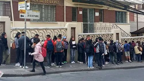 Filas desde la madrugada en el TED de Cochabamba para excusarse como jurado electoral