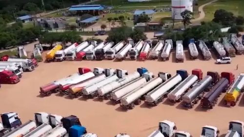 Inicia descarga de 700 cisternas en Palmasola