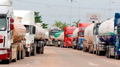 Asosur denuncia trato desigual de YPFB en distribución de combustible