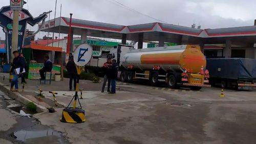 Choferes exigen solución ante la escasez de combustible