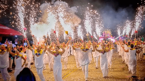 Altas temperaturas y lluvias  dispersas marcarán el Corso  cruceño