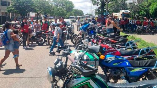 Mototaxistas de santa cruz pedirán resarcimiento por daños atribuidos a la gasolina