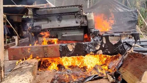 Beni: aprehenden a 10 extranjeros por minería ilegal en el cerro san simón