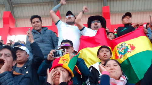 Estadio lleno para el enfrentamiento entre Bolivia y Colombia en Villa Ingenio