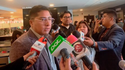 Diputado del PDC pide anular o  ratificar plenamente los billetes  de la serie B