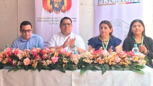 Fiscal General inaugura ventanilla de atención prioritaria para sectores vulnerables en Santa Cruz
