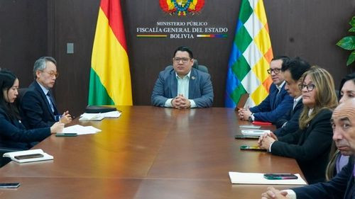 Fiscal General y embajador de Corea impulsan construcción del nuevo edificio del IDIF en Chuquisaca