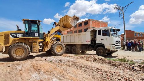 Alcaldía de El Alto y ANH garantizan carga de combustible para buses y maquinaria pesada municipal