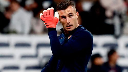 Se complica la salida de Iñaki Peña y  podría viajar a la gira asiática con el  Barça