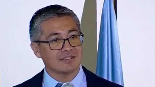 Gobierno anuncia condonación de deudas tributarias y ajuste al IVA