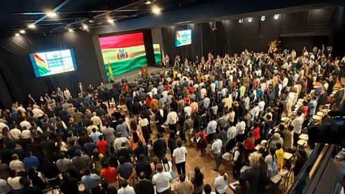 Gobierno y sectores sociales trazan en Cochabamba la ruta de reformas para enfrentar la crisis nacional