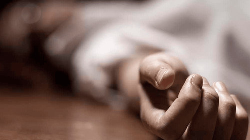 Investigan presunto feminicidio en alojamiento de La Paz: mujer hallada con múltiples puñaladas