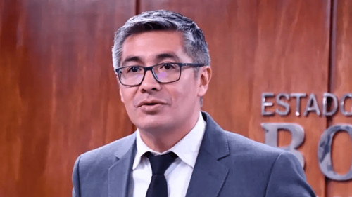 Gobierno aclara que el decreto 5503 ya incluye reducción de sueldos en el sector público