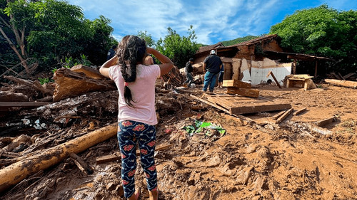 Achira continúa la búsqueda de dos desaparecidas tras la riada: tercer día de labores de rescate