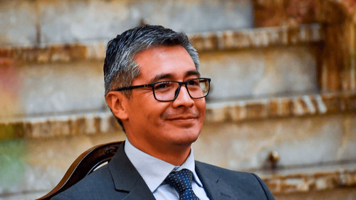 Ministro de Economía propone un “acuerdo nacional” para enfrentar la crisis