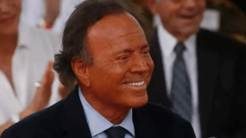 Julio Iglesias enfrenta denuncias por presuntas agresiones y maltrato, según investigación periodística