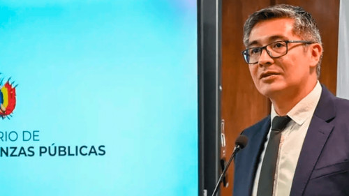 Espinoza: El modelo económico de Arce fue “convertir el pan, el oro, los dólares y el combustible del pueblo en patrimonios familiares”