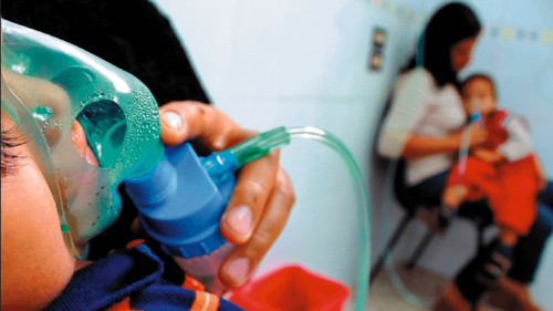 El Alto reporta más de 3.000 casos de infecciones respiratorias debido al frío