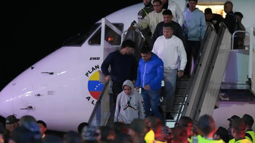 Venezuela reanuda vuelos de deportación desde EE.UU. tras sanciones petroleras