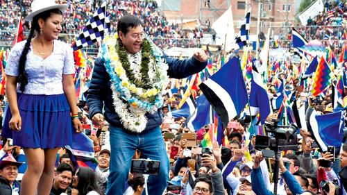 Luis Arce mantiene incertidumbre sobre su candidatura