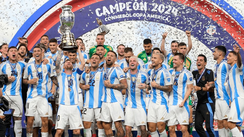 Milei defiende a selección argentina tras cánticos racistas