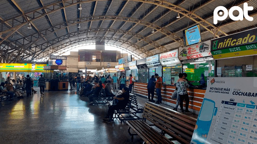 Feriado en Cochabamba y La Paz aumenta flujo de viajeros en terminales