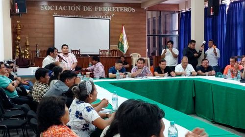 Sectores productivos de Bolivia convocan paro nacional contra disposición del PGE 2025