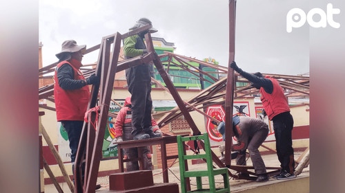 Alcaldía de El Alto atiende daños por granizada y vientos en colegios
