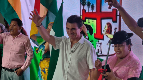 Rodrigo Paz Pereira se desmarca de alianzas y critica a la oposición y al oficialismo