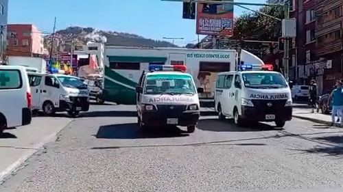Ambulancias bloquean surtidor en La Paz por falta de combustible
