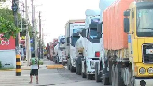 Vuelven filas por diésel en Santa Cruz