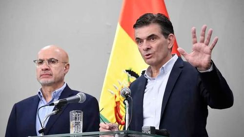 Paz anuncia reformas para poner al trabajador en el centro de la economía